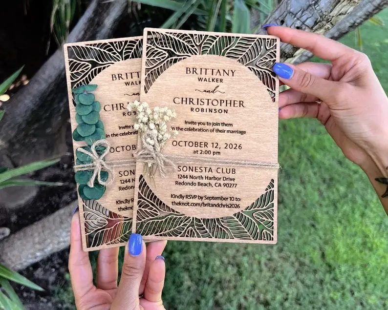 Wooden wedding invitation · photograph 2